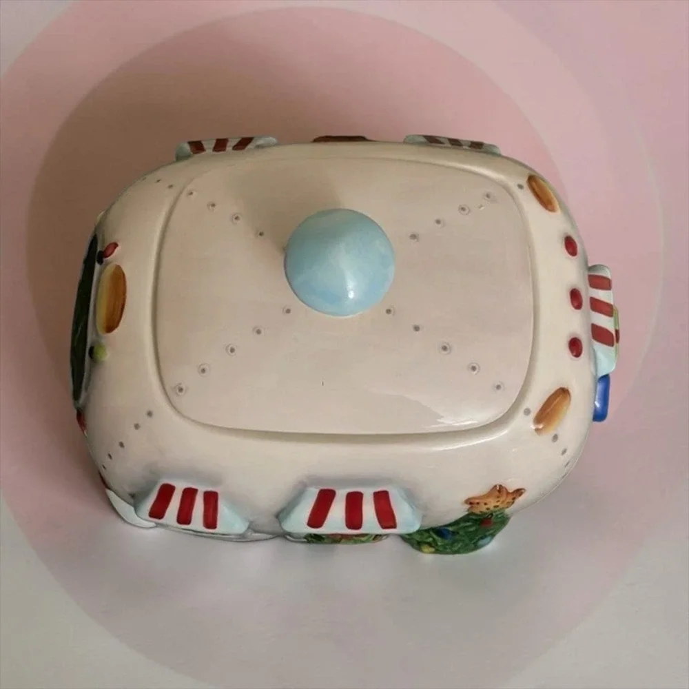 Certified International Robin Roderick Christmas Camper Trailer Cookie Jar Retro